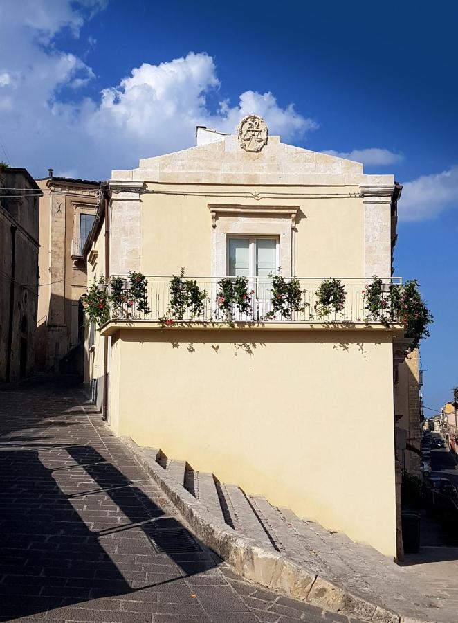 Casa Dei Giurati Bed & Breakfast Palazzolo Acreide Exterior photo
